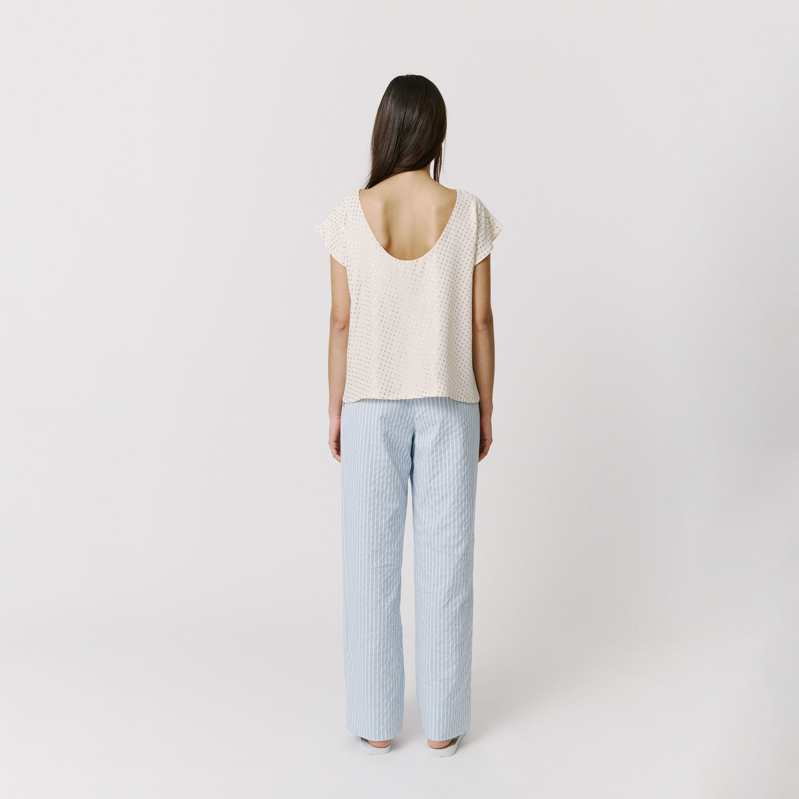 SOPHIE · rayure fine — vue 3