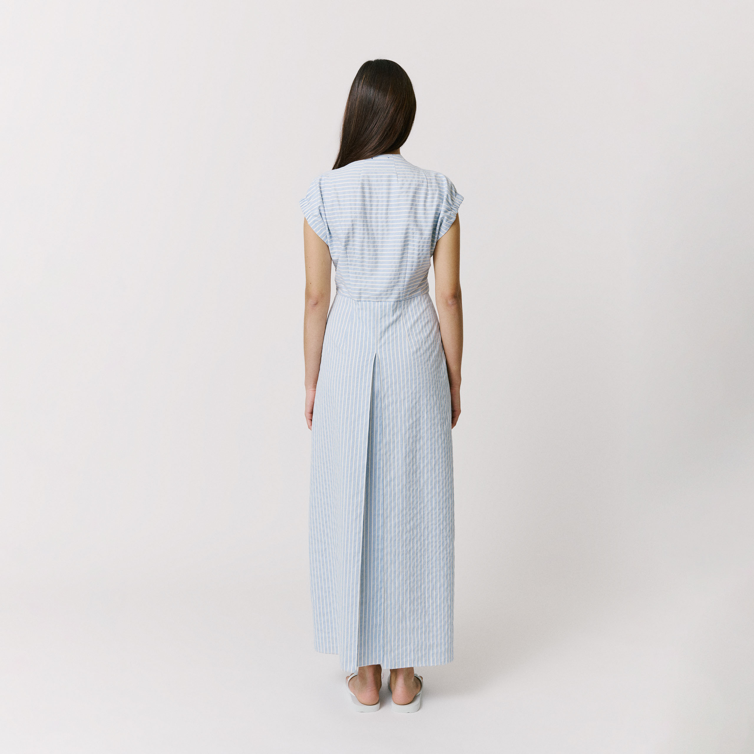 LAURENCE · rayure fine — vue 3