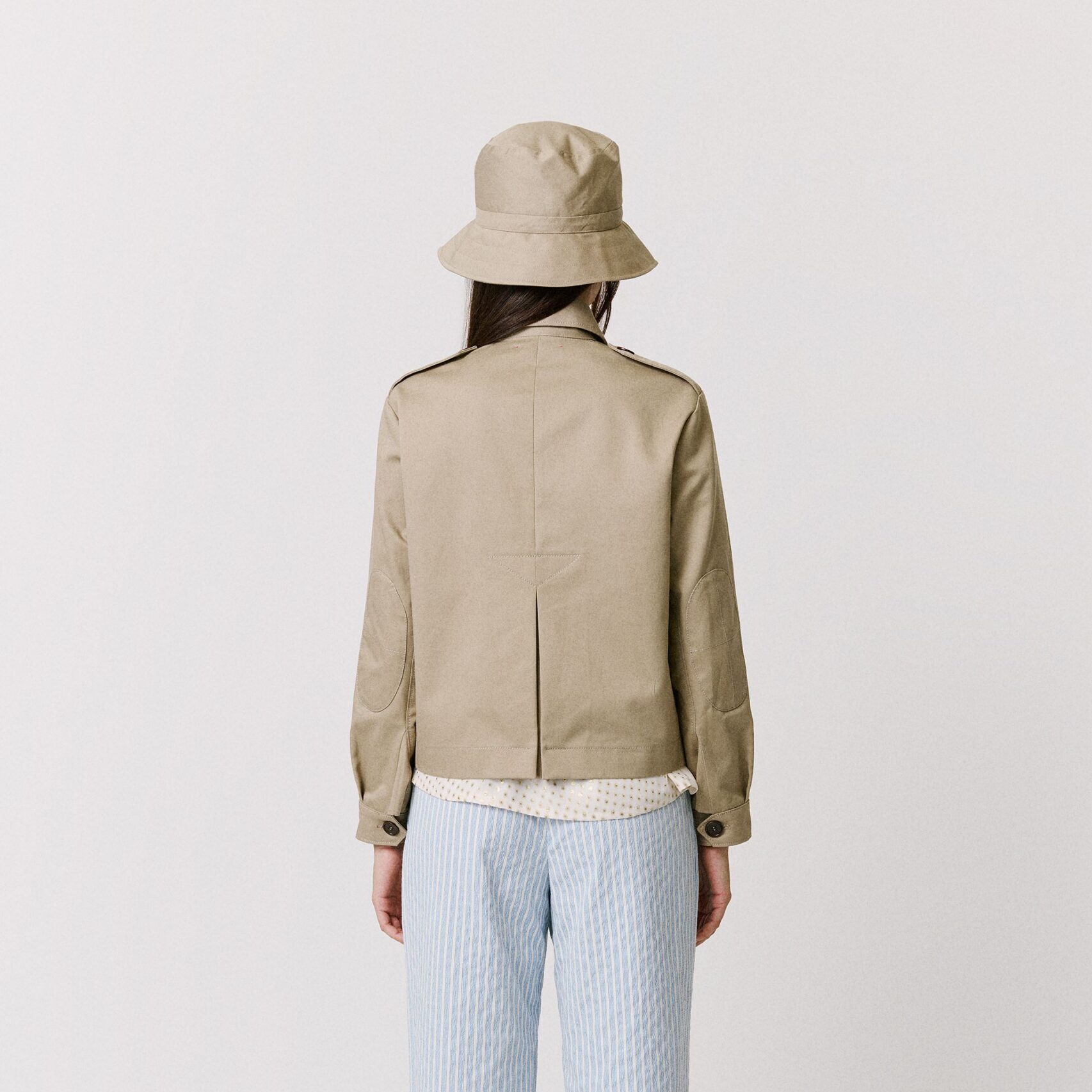 ALBA · beige — vue 3